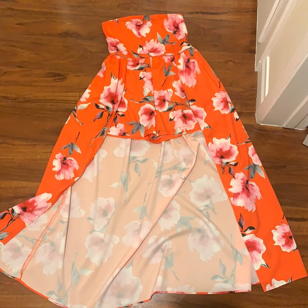 Very cute shein romper/dress. Orange with pink flowers. Size 8Y. GOOD CONDITION.